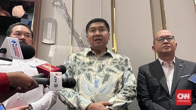 Menteri Perumahan dan Kawasan Permukiman (PKP) Maruarar Sirait mengatakan pemerintah akan lebih banyak membangun hunian vertikal dalam Program 3 Juta Rumah untuk mengatasi keterbatasan lahan, terutama