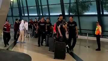 Kabar Sport CNN Terbaru : Momen Timnas Voli Indonesia Pulang Bawa Trofi Juara AVC Men's Cup