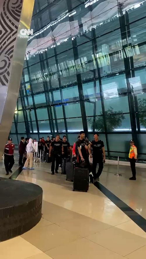 Momen Timnas Voli Indonesia Pulang Bawa Trofi Juara AVC Men's Cup