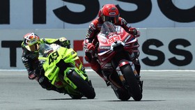MotoGP - Grand Prix of Netherlands - TT Circuit Assen, Assen, Netherlands - June 28, 2026
Ducati Lenovo Team's Marc Marquez and Pertamina Enduro VR46 Racing Team's Fabio Di Giannantonio in action during the MotoGP race REUTERS/Omar Havana