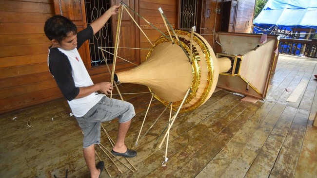 Tradisi Ritual Hoyak Tabuik di Pariaman