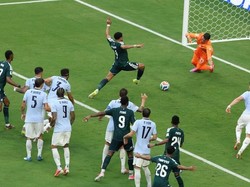 Bendera Arab Saudi Diperlakukan Istimewa di Pesta Bola Dunia, Ini Sebabnya