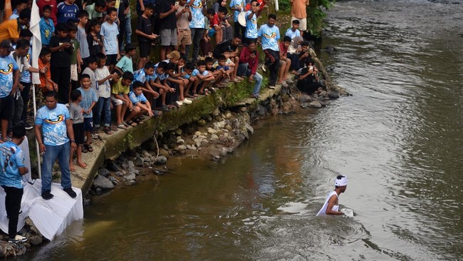 Tradisi Ritual Hoyak Tabuik di Pariaman