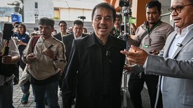 Tersangka kasus tudingan ijazah palsu Jokowi, Roy Suryo, meminta hakim menyatakan proses penyidikan yang dilakukan Polda Metro Jaya bertentangan dengan hukum.