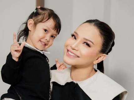 5 Potret Manisnya Raina Anak Kedua Rossa, Curi Perhatian & Bikin Penasaran Netizen