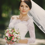 Mengapa Gaun Pengantin Identik dengan Warna Putih? Ternyata Ini Alasannya...