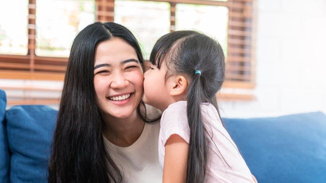 5 Bahasa Cinta Anak Yang Penting Diketahui Orang Tua