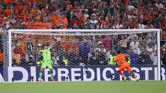 Soccer Football - FIFA World Cup 2026 - Round of 32 - Netherlands v Morocco - Estadio Monterrey, Monterrey, Mexico - June 29, 2026 Netherlands' Crysencio Summerville misses a penalty during the penalty shootout REUTERS/Eloisa Sanchez
