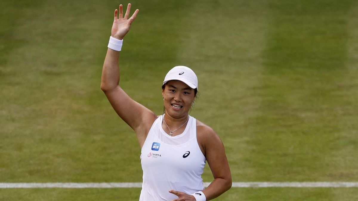 FOTO: Janice Tjen Buat Kejutan Lolos ke Babak 2 Wimbledon 2026
