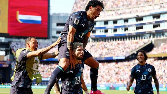 Soccer Football - FIFA World Cup 2026 - Round of 32 - Germany v Paraguay - Boston Stadium, Foxborough, Massachusetts, U.S. - June 29, 2026
Paraguay's Julio Enciso celebrates scoring their first goal with Gustavo Gomez REUTERS/Peter Cziborra     TPX