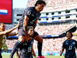 Soccer Football - FIFA World Cup 2026 - Round of 32 - Germany v Paraguay - Boston Stadium, Foxborough, Massachusetts, U.S. - June 29, 2026
Paraguay's Julio Enciso celebrates scoring their first goal with Gustavo Gomez REUTERS/Peter Cziborra     TPX