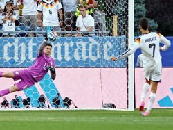 Soccer Football - FIFA World Cup 2026 - Round of 32 - Germany v Paraguay - Boston Stadium, Foxborough, Massachusetts, U.S. - June 29, 2026 Germany's Kai Havertz has his penalty saved during the penalty shootout by Paraguay's Orlando Gill REUTERS/Pete
