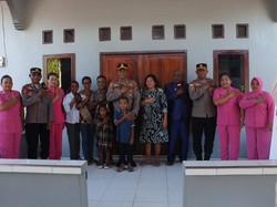 Rumah Reyot Warga di Nabire Disulap Kapolda Papua Tengah Jadi Layak Huni