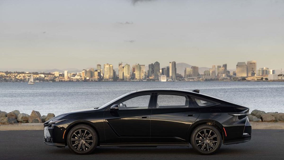 The All-New Lexus ES Bersiap Bawa Evolusi Sedan Mewah Ke Tanah Air