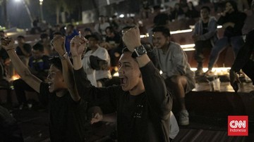 FOTO: Euforia Nobar Keliling Piala Dunia 2026 di Bilangan Jakarta