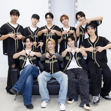 SEVENTEEN Umumkan Hiatus Grup Sementara untuk Fokus pada Pelaksanaan Wajib Militer Anggota
