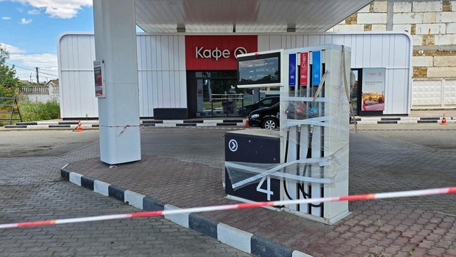 A view of a closed gas station after local authorities suspended petrol sales to the public and businesses due to a fuel crisis caused by Ukrainian attacks on its supply routes, in Saki, Crimea, June 22, 2026. Picture taken with a mobile phone. REUTE
