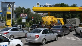 Diler mobil di Moskow kebanjiran permintaan mobil listrik China seiring warga Rusia berupaya menghindari krisis BBM akibat serangan Ukraina.