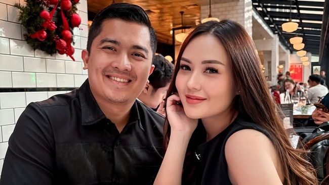 Bahas soal Pelakor, Momen Mesra Selebgram Sarah Gibson dan Suami Politisi Disorot