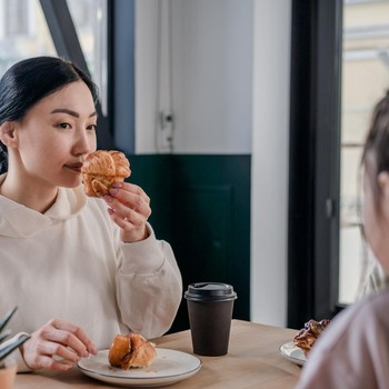 Sering Dikira 'Sehat', Ini 4 Makanan yang Sebaiknya Dihindari untuk Sarapan di Pagi Hari