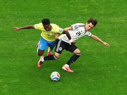 Soccer Football - FIFA World Cup 2026 - Round of 32 - Brazil v Japan - Houston Stadium, Houston, Texas, U.S. - June 29, 2026 Brazil's Vinicius Junior in action with Japan's Kaishu Sano REUTERS/Pedro Nunes