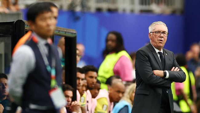 Soccer Football - FIFA World Cup 2026 - Round of 32 - Brazil v Japan - Houston Stadium, Houston, Texas, U.S. - June 29, 2026 Brazil coach Carlo Ancelotti looks dejected after Japan's Kaishu Sano scores their first goal REUTERS/Phil Noble