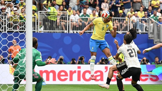 Soccer Football - FIFA World Cup 2026 - Round of 32 - Brazil v Japan - Houston Stadium, Houston, Texas, U.S. - June 29, 2026 Brazil's Casemiro scores their first goal REUTERS/Annegret Hilse