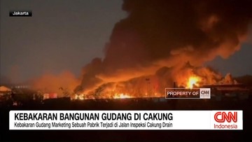 VIDEO: Kebakaran Bangunan Gudang di Cakung