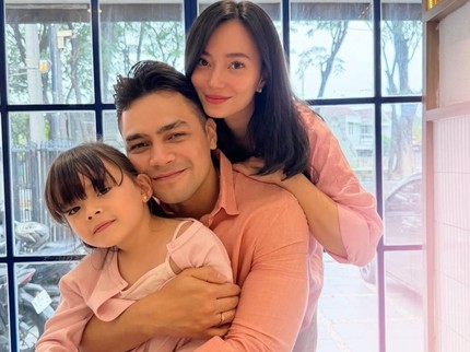 5 Potret Chloe Anak Asmirandah Pakai Hanbok di Korea, Seperti Princess Negeri Dongeng