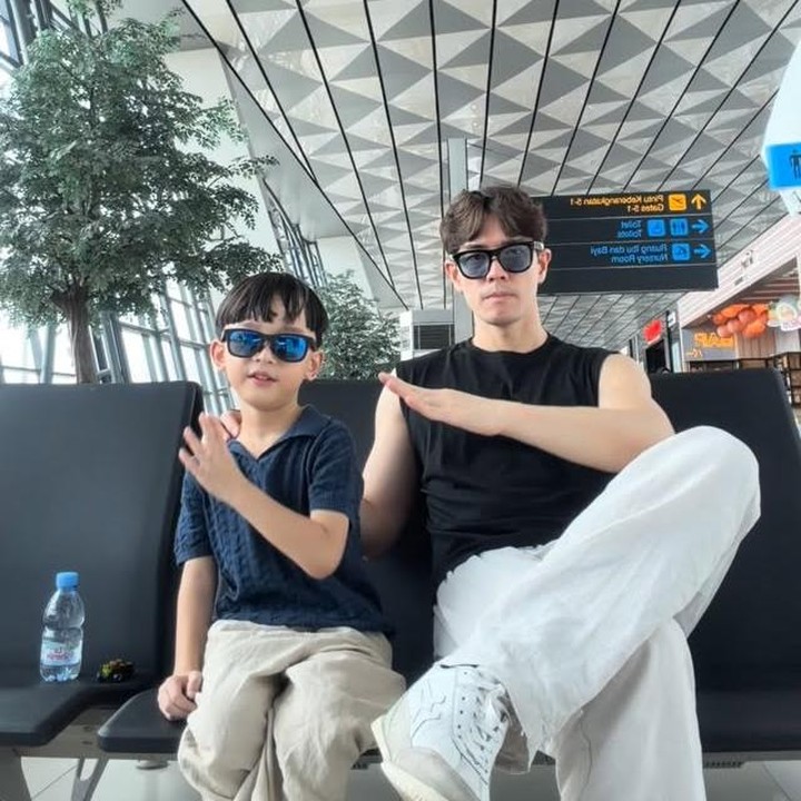 <p>Ini bukan kali pertama Anthony mengajak Anzel membuat konten yang menghibur. Melalui media sosialnya, keduanya kerap tampil bersama mengikuti berbagai tren, termasuk video yang sempat viral di TikTok.&nbsp;(Foto: Instagram @anthonyxie_)</p>