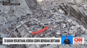 Di Bawah Reruntuhan, Korban Gempa Berusaha Bertahan