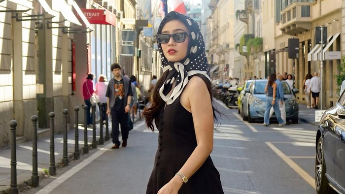 Get The Look: Inspirasi Gaya Elegan buat Liburan dari Febby Rastanty