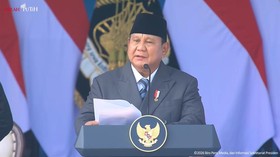 Presiden Prabowo Subianto menghadiri upacara Hari Bhayangkara di Satlat Brimob Cikeas, Jawa Barat, Rabu (1/7).