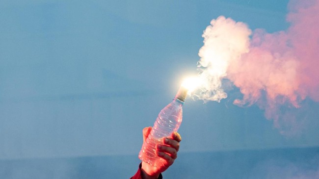 Bikin Geger, Teror Bom Molotov Sasar Rumah Politisi Partai Berkuasa