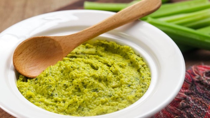 5 Manfaat Menggunakan Masker Alpukat untuk Rambut