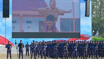 Video Kisah Siswa Sekolah Rakyat Mewarnai Peringatan HUT Bhayangkara