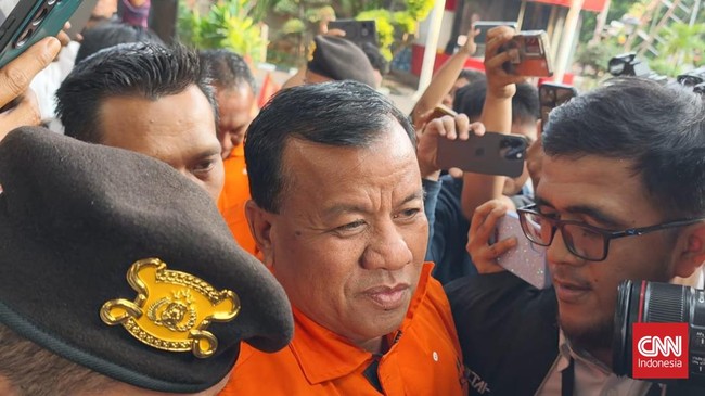 KPK menetapkan Bupati Kuantan Singingi (Kuansing) periode 2025-2030 Suhardiman Amby dan Sekretaris Daerah Zulkarnain.