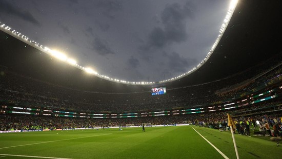 Soccer Football - FIFA World Cup 2026 - Round of 32 - Mexico v Ecuador - Estadio Azteca, Mexico City, Mexico - June 30, 2026 General view inside the stadium as the match is delayed due to adverse weather REUTERS/Raquel Cunha