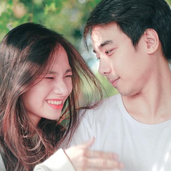 Menurut Psikolog, Hal yang Sering Dikira 'Clingy' Ini Justru Tanda Kamu Punya Hubungan Sehat! Apa Itu?