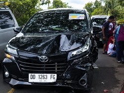 Mobil Rombongan PGRI Bantaeng Tabrakan Beruntun di Bone