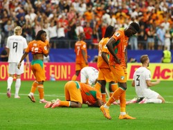 Soccer Football - FIFA World Cup 2026 - Round of 32 - Ivory Coast v Norway - Dallas Stadium, Arlington, Texas, U.S. - June 30, 2026 Ivory Coast's Ibrahim Sangare looks dejected after the match as Ivory Coast are eliminated from the World Cup REUTERS/