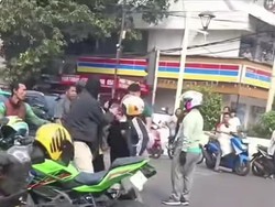 Viral Pemotor di Jaksel Pukuli Pasutri di Jalanan, Polisi Selidiki