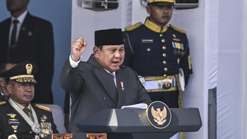 Prabowo tells police to serve people, master AI
