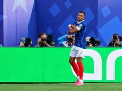 Soccer Football - FIFA World Cup 2026 - Round of 32 - France v Sweden - New York New Jersey Stadium, East Rutherford, New Jersey, U.S. - June 30, 2026 France's Kylian Mbappe celebrates scoring their third goal REUTERS/Mike Segar