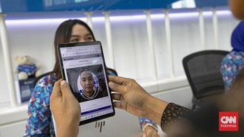 Pemerintah resmi memberlakukan registrasi kartu SIM baru menggunakan verifikasi biometrik mulai 1 Juli 2026.