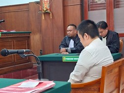 Pemobil Mabuk Tewaskan Pedagang Soto di Surabaya Cuma Divonis 8 Bulan