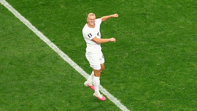 Soccer Football - FIFA World Cup 2026 - Round of 32 - Ivory Coast v Norway - Dallas Stadium, Arlington, Texas, U.S. - June 30, 2026 Norway's Erling Haaland celebrates after the match as Norway qualify for the Round of 16 stage of the World Cup REUTER