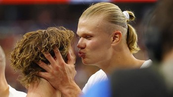 Soccer Football - FIFA World Cup 2026 - Round of 32 - Ivory Coast v Norway - Dallas Stadium, Arlington, Texas, U.S. - June 30, 2026 Norway's Erling Haaland celebrates scoring their second goal with Patrick Berg REUTERS/Hannah Mckay
