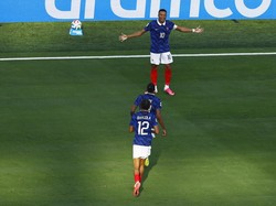Soccer Football - FIFA World Cup 2026 - Round of 32 - France v Sweden - New York New Jersey Stadium, East Rutherford, New Jersey, U.S. - June 30, 2026 France's Kylian Mbappe celebrates scoring their third goal with Michael Olise and Bradley Barcola R