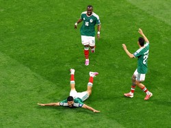 Soccer Football - FIFA World Cup 2026 - Round of 32 - Mexico v Ecuador - Estadio Azteca, Mexico City, Mexico - June 30, 2026 Mexico's Julian Quinones celebrates scoring their first goal REUTERS/Raquel Cunha     TPX IMAGES OF THE DAY
